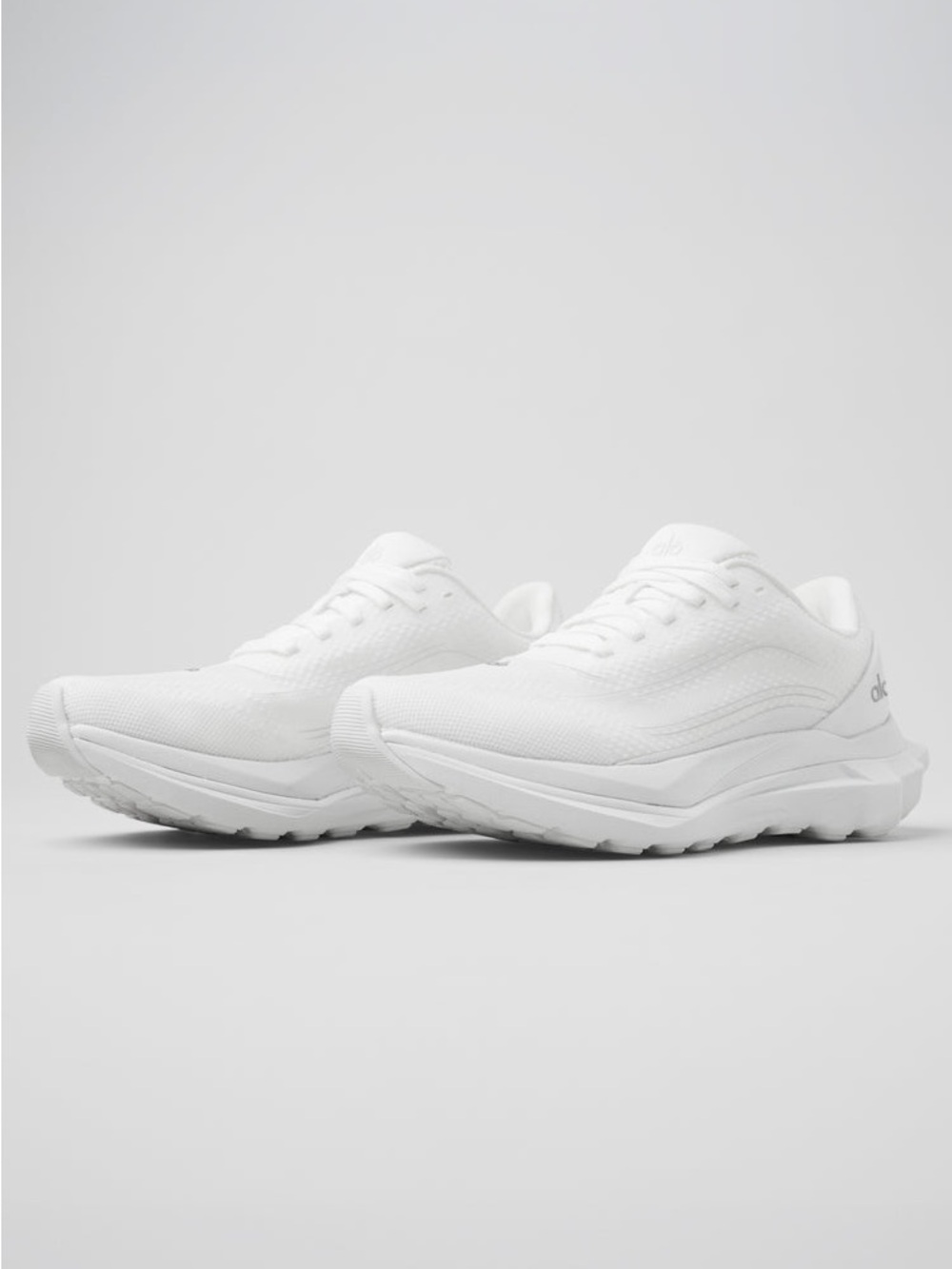 Alo Runner Athletic Shoes White Women’s size 8
